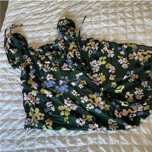 ASOS Nobodys Child green floral Smocked Flutter Sleeve Midi Dress - Picture 1 of 6